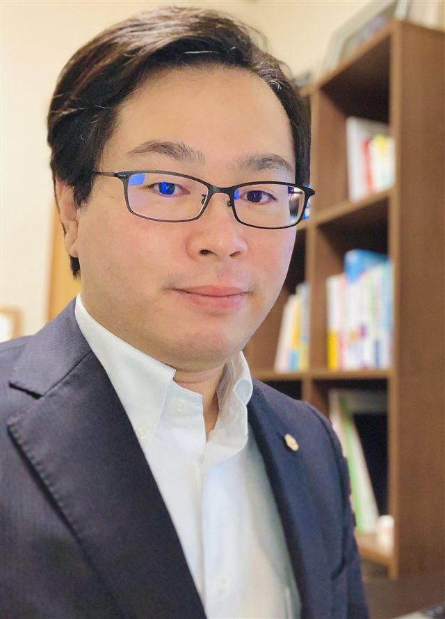 行政書士 松村泰輔の写真